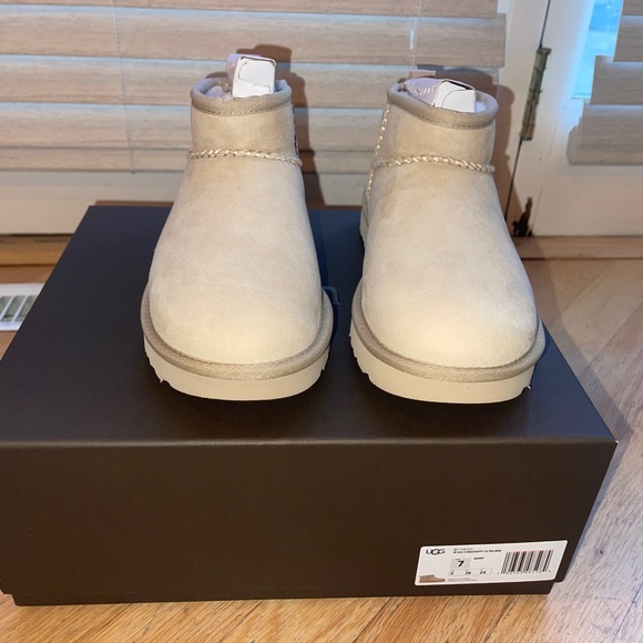 UGG X MADHAPPY ULTRA MINI UGGS - Picture 4 of 8